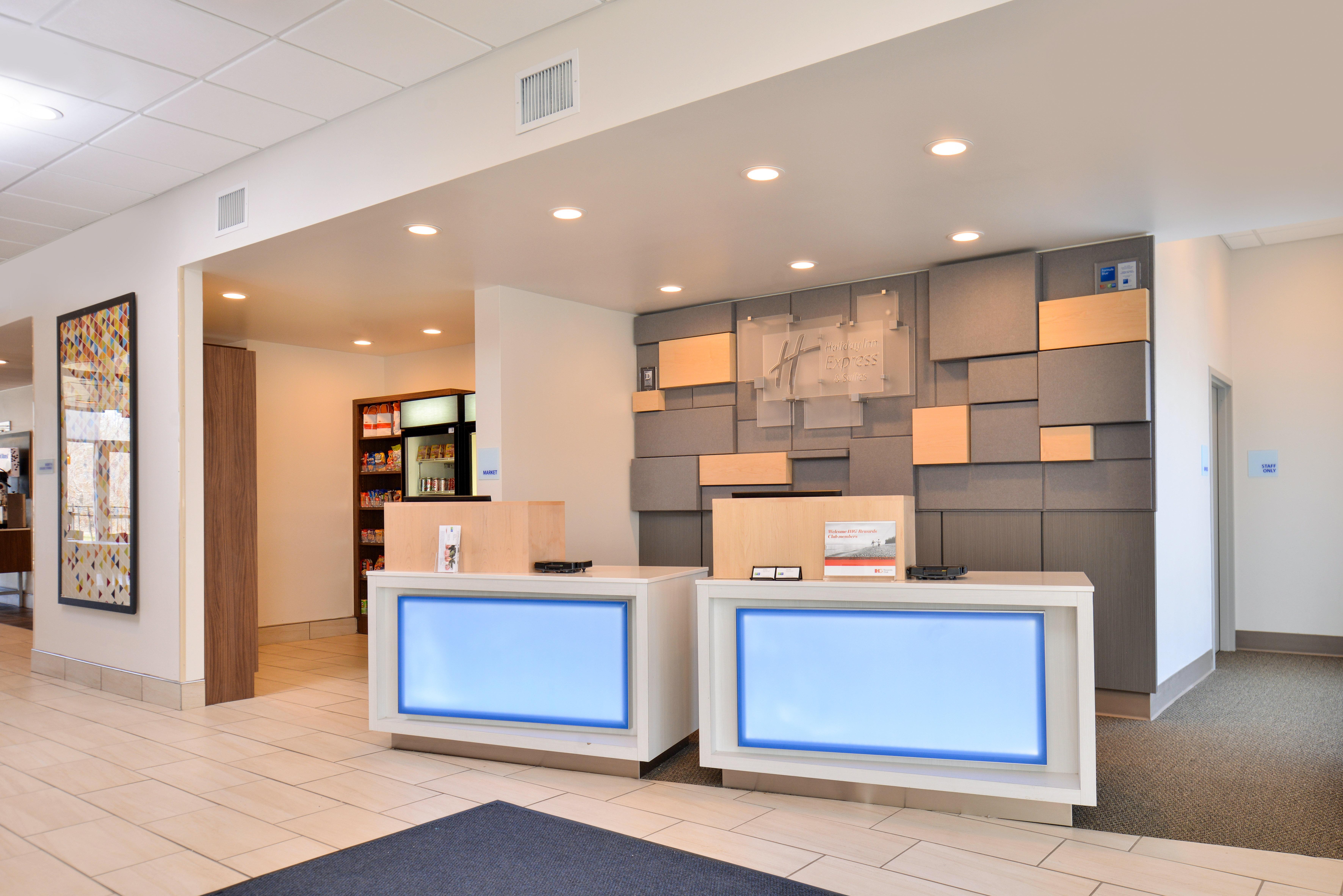 Holiday Inn Express & Suites Farmington Hills - Detroit By Ihg Exterior foto