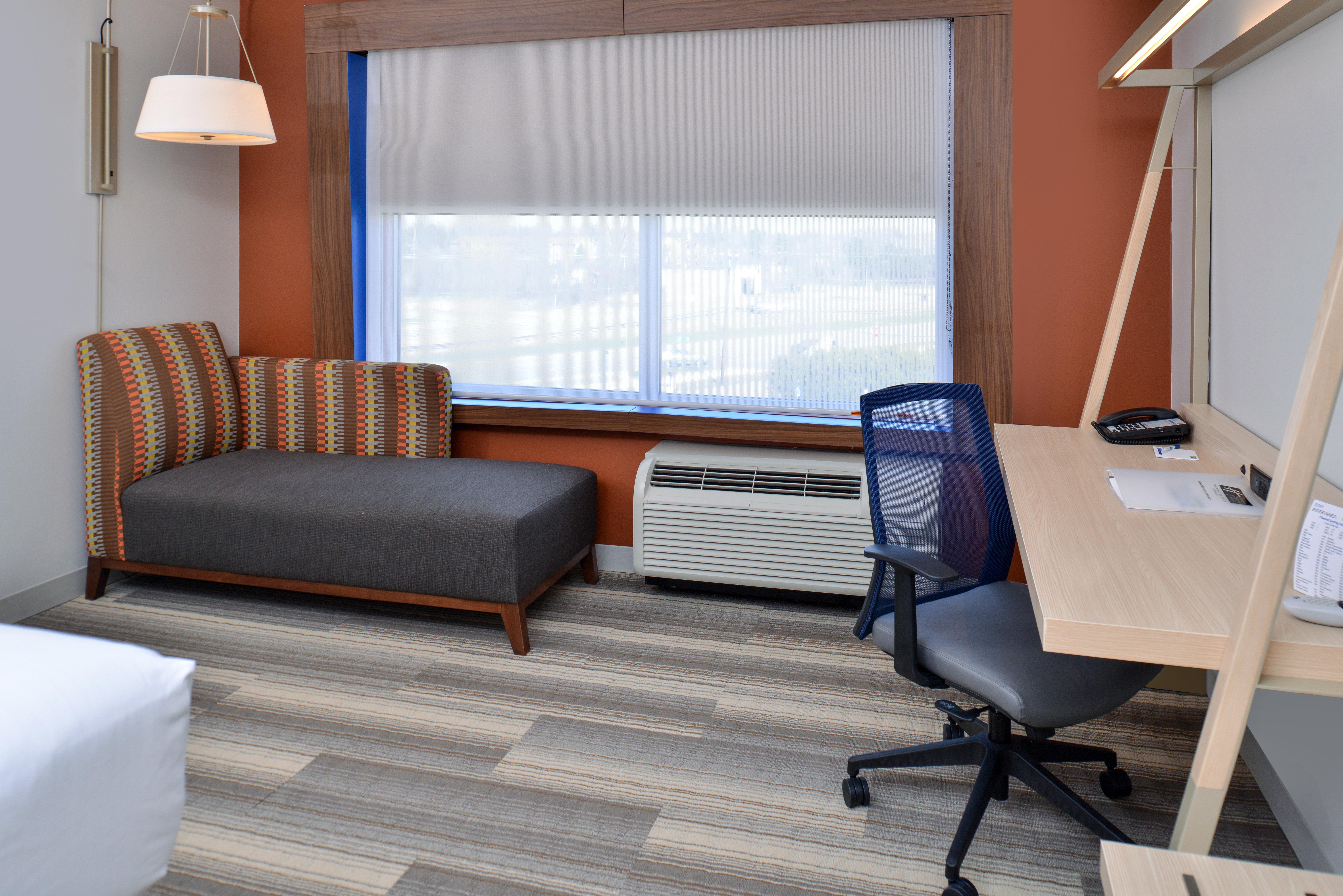 Holiday Inn Express & Suites Farmington Hills - Detroit By Ihg Exterior foto